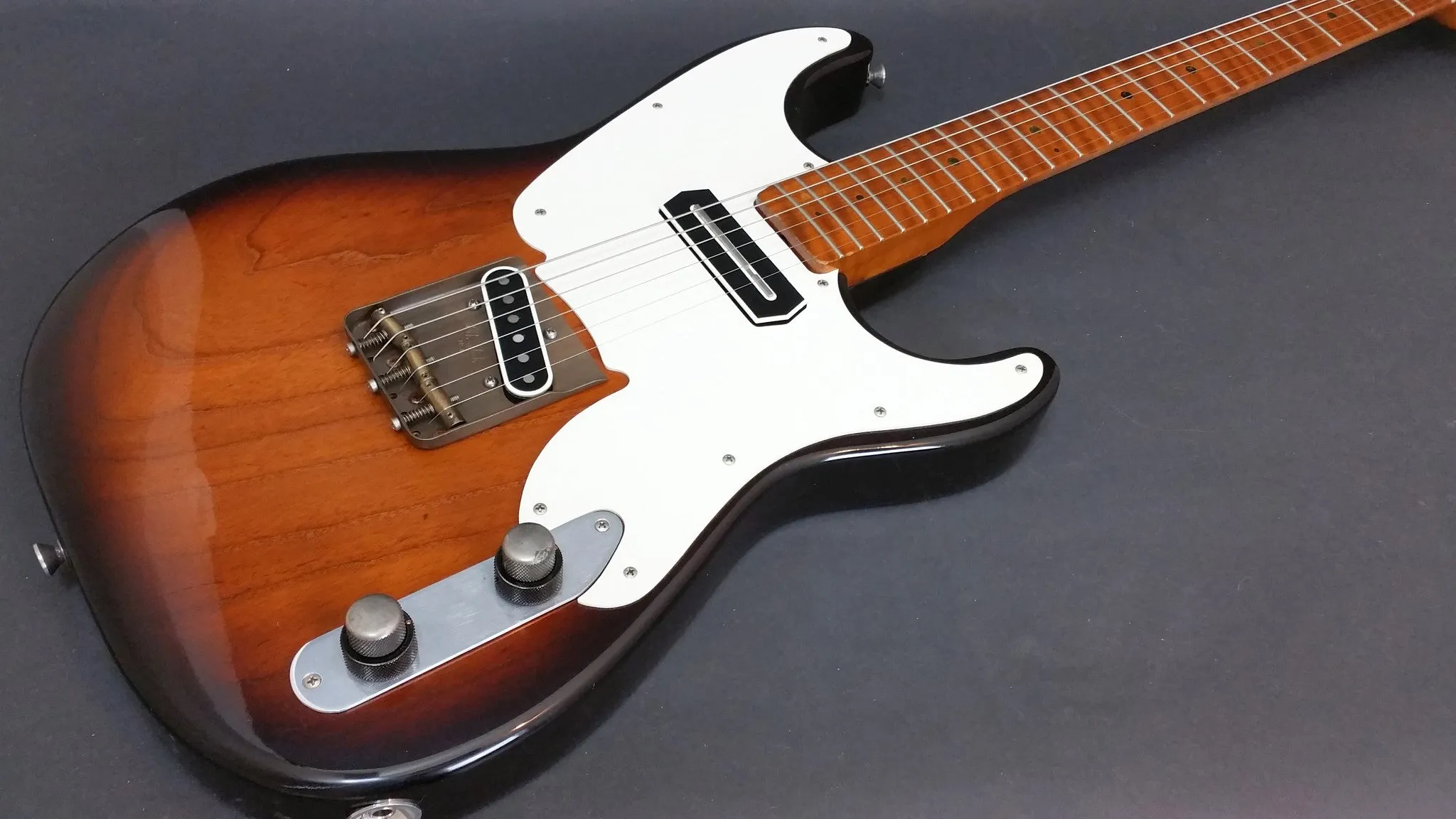 SOLD Limited Ed. Mozo #952-11 Light Relic 2-Tone 50s Burst with Roasted Neck and Body